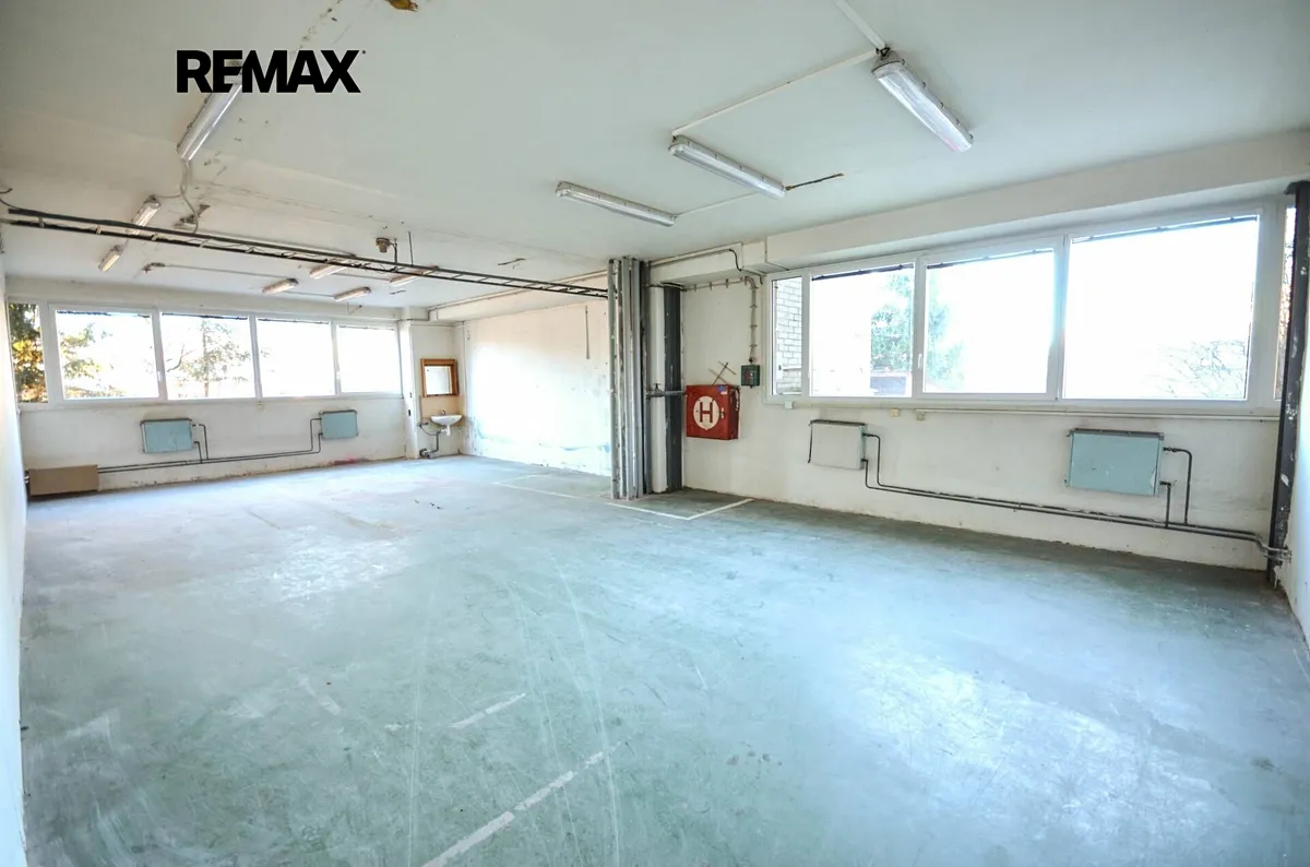 Pronájem skladového prostoru 343 m²